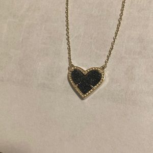Kendra Scott heart necklace